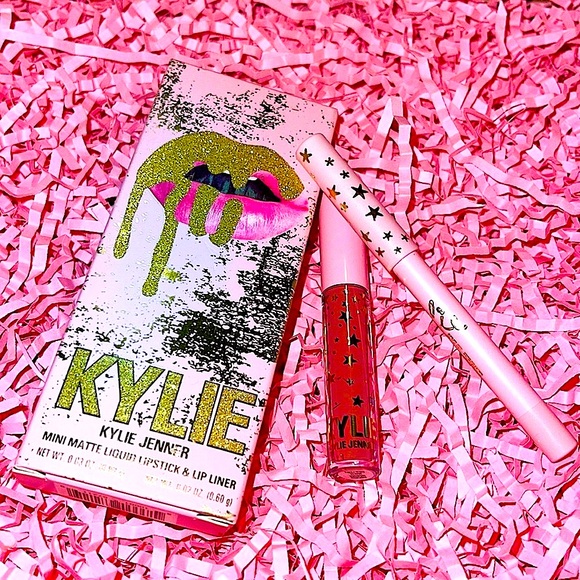 🌺BOGO50%🌺 🆕💋KYLIE COSMETICS: “Sweater Weather” Matte Liquid
